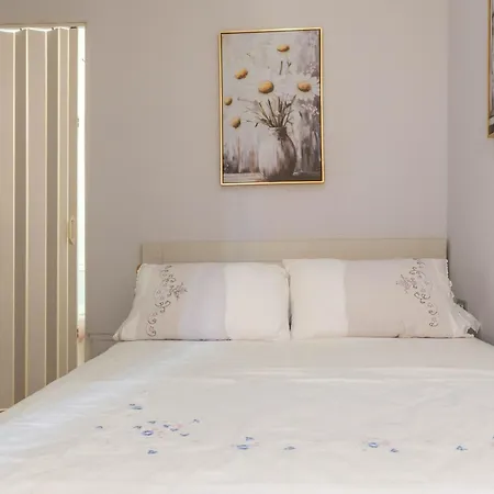 Royal * Саранда