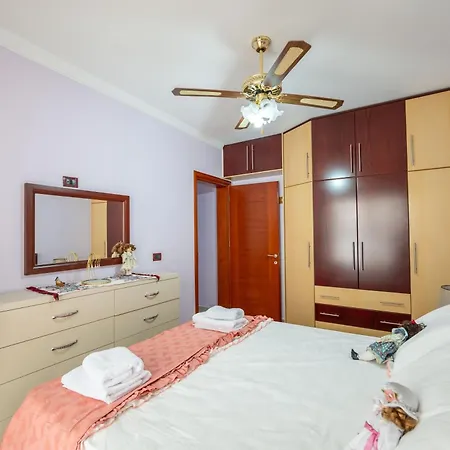 Royal Apartmán Sarandë